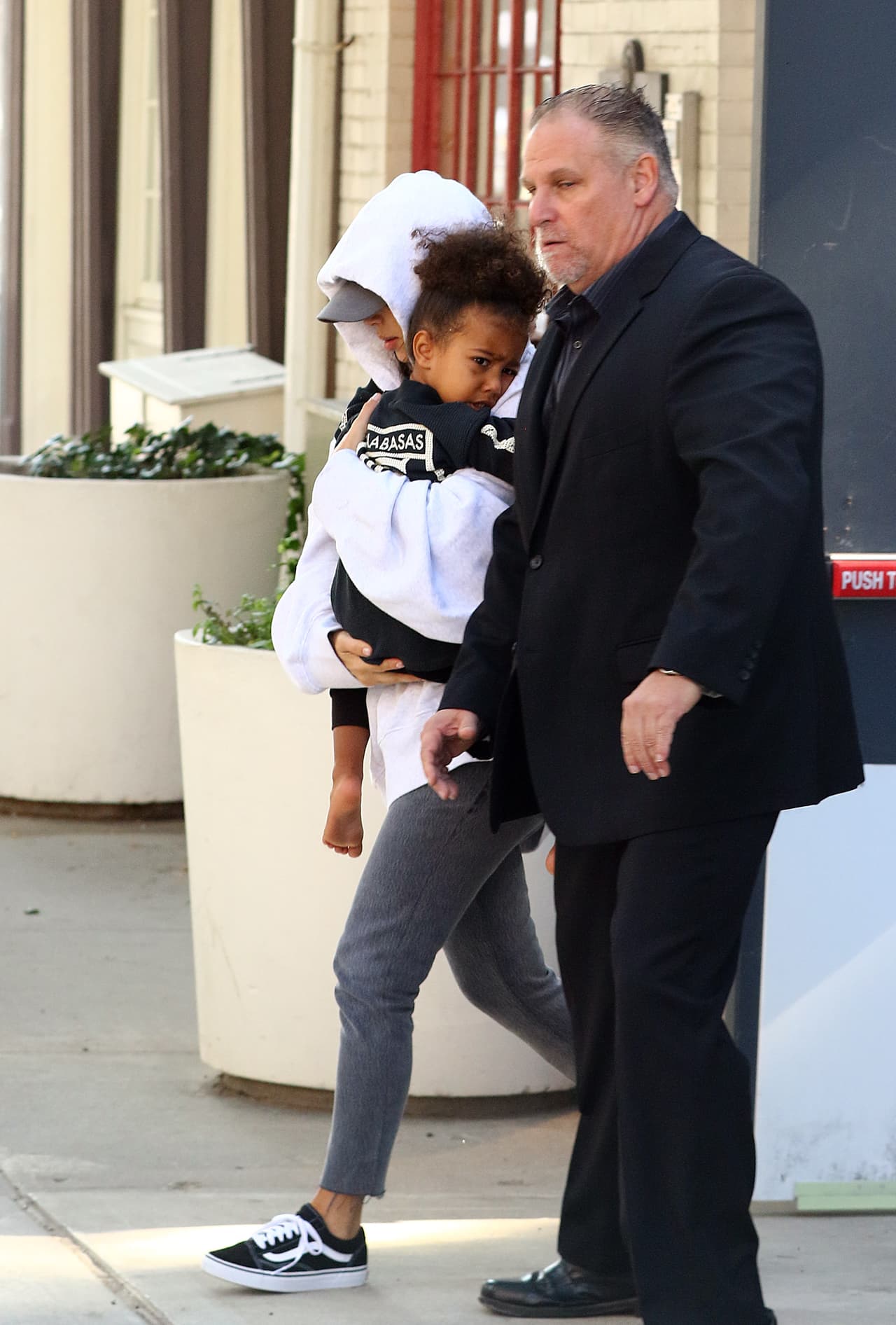 Después del terrible robo que sufrió en Paris, Kim ha estado devastada.