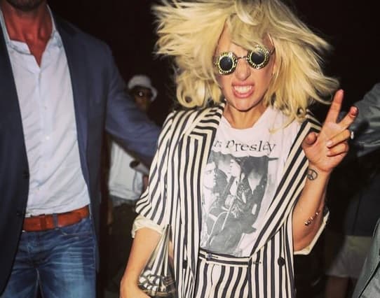 Taylor le dio las gracias a Gaga por haber lanzado un ‘hechizo de amor’. Contó que hace meses la exótica cantante le mandó un ‘tweet’ y uno de los deseos era que encontrara pronto el amor.