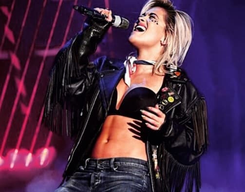 Y es que las agendas de ambos les impedían tener una relación normal de novios y sólo se estaban lastimando.