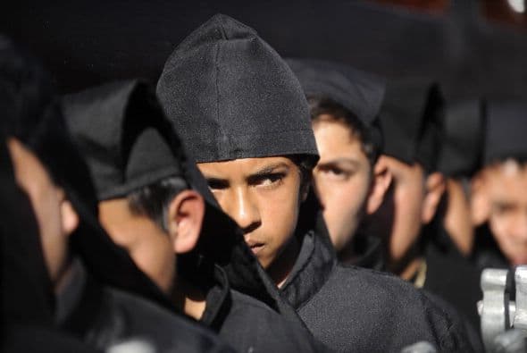 En Guatemala las túnicas negras abundan durante los festejos del “Santo Entierro”.