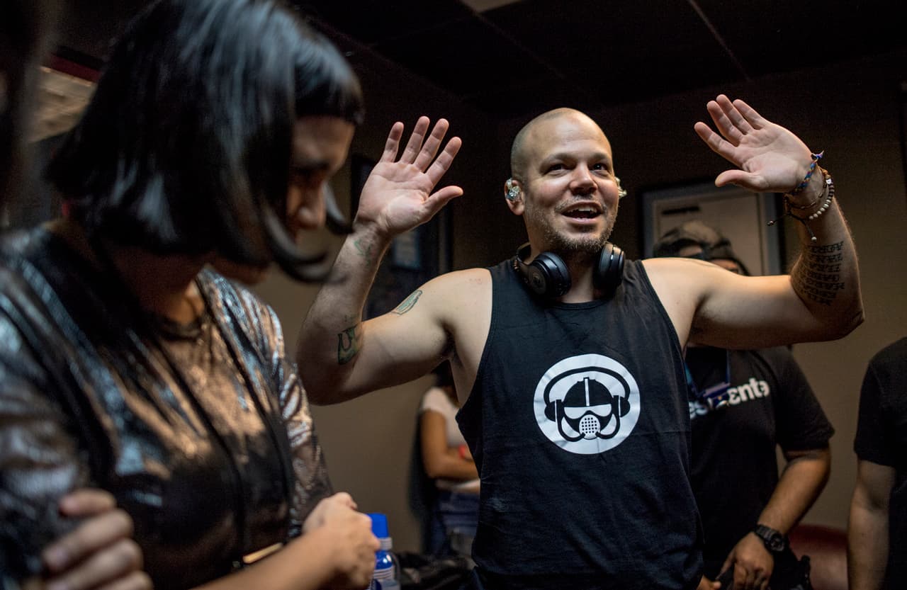 Chistes y relajos en el backstage.