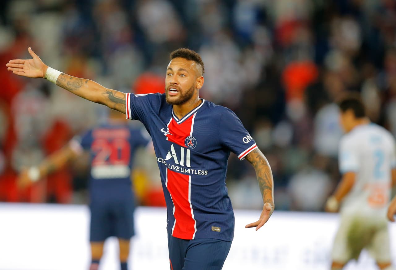 Neymar Jr. (28), tampoco le pudo gambetear a la pandemia y el 2 de septiembre, se confirmó que tanto él como dos jugadores más del PSG (Ángel Di María [32] y Leandro Paredes [26]), habían dado positivo por coronavirus.