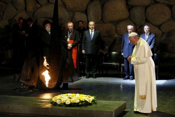 Francisco inició los actos protocolarios obligados para todos los jefes de estado que visitan Israel.