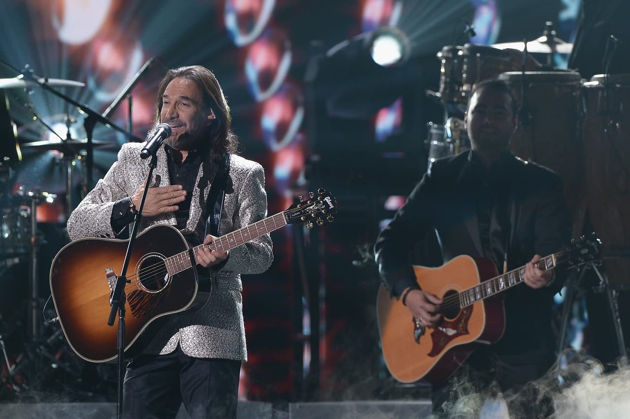 Marco Antonio Solís, mejor conocido como "El Buki", nació en Michoacán, México, un 29 de diciembre de 1959.