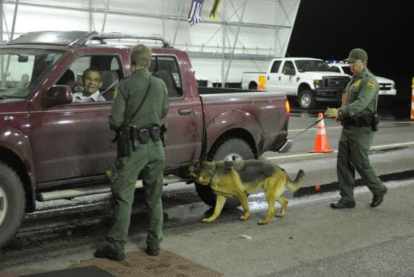 El año pasado, durante el mismo periodo se había decomisado más de un millón de libras de marihuana en este sector. El agente federal atribuyó la disminución en los decomisos de droga no sólo a la presencia de más agentes en zonas apartadas del desierto, sino también a una mayor cooperación con agencias locales, estatales y de las tribus indígenas cuyos terrenos son utilizados como ruta para el tráfico de drogas.