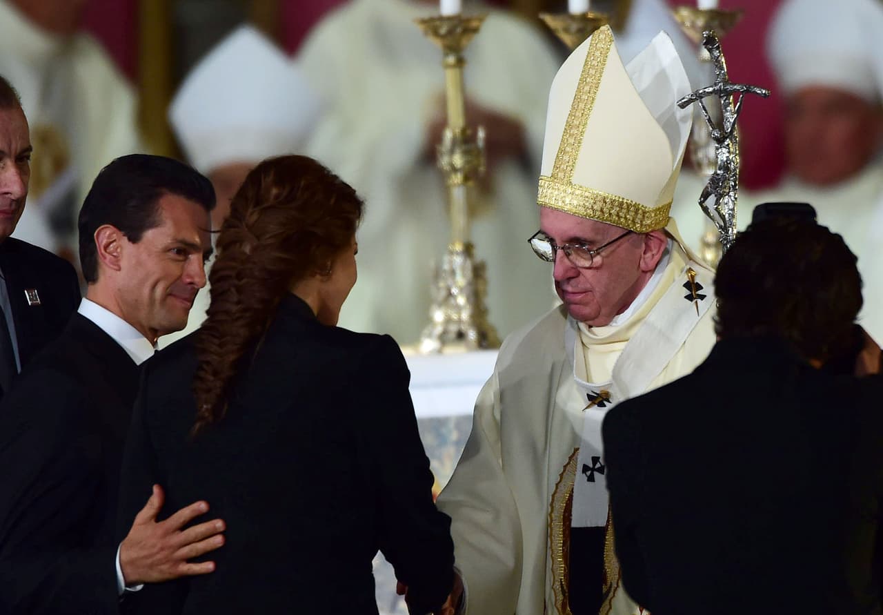 El presidente Enrique Peña Nieto y su esposa Angélica Rivera se despidieron de él antes de su encuentro con la Guadalupana.