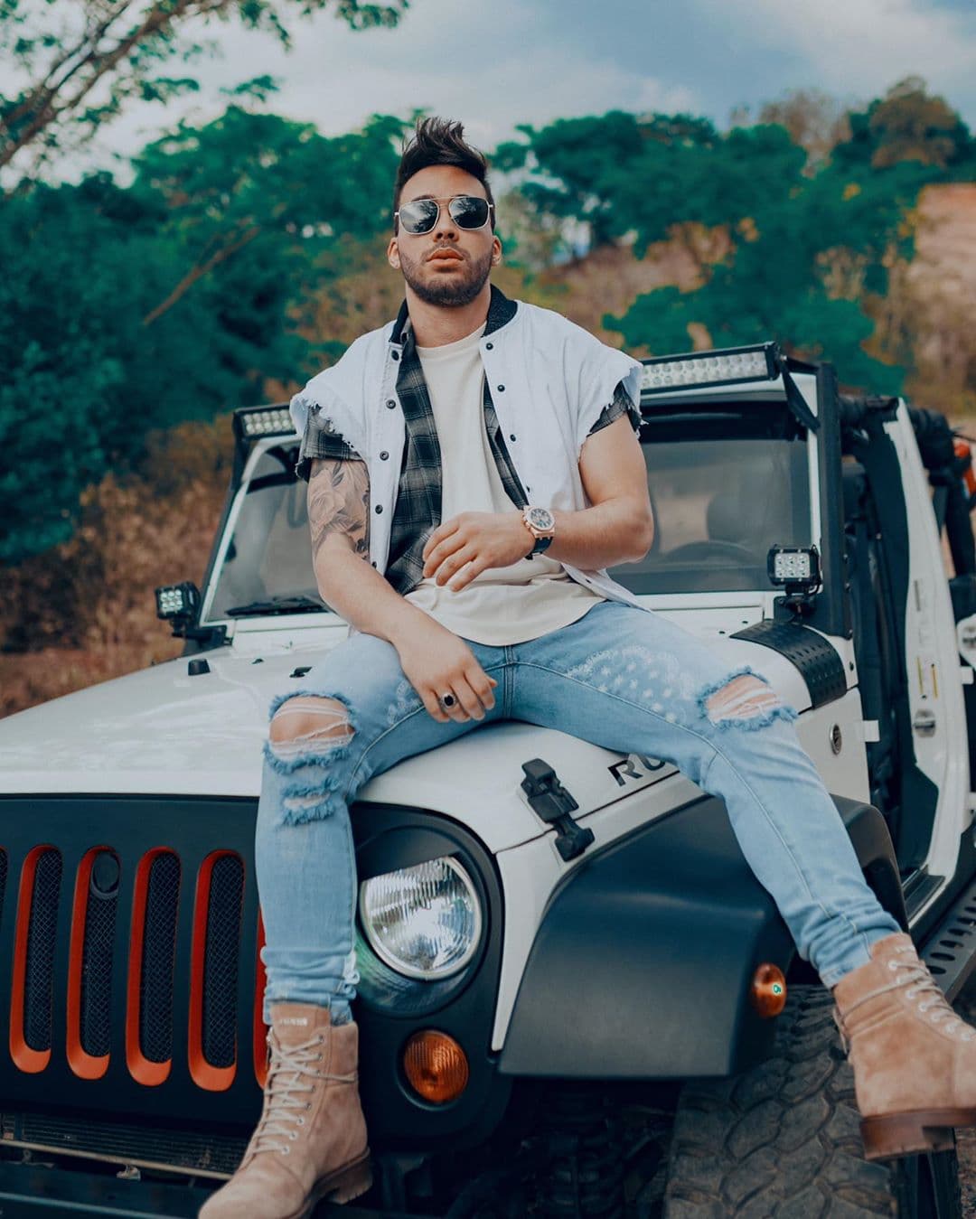 Las coordinadoras también mencionaron cómo se involucraron los novios en la organización y las veces que visitaron la ciudad para ver los detalles de la boda: “Emeraude tenía muy claro lo que quería, es una persona muy linda y sabe lo que quiere. Ella vino una vez con su mamá y luego otra con Prince para revisar que si le gustaba la locación”.