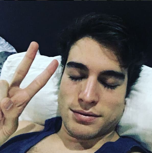 Y es que además de guapo y talentoso, es muy lindo con sus fans.