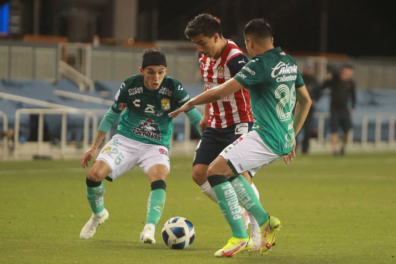 El ataque de las Chivas despertó y golearon al León en un duelo amistoso que dejó buenas sensaciones para el regreso a la Liga MX.