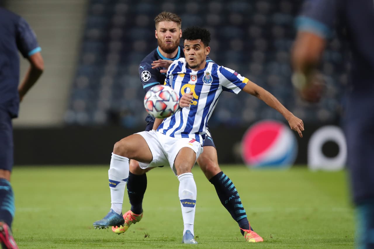 El mexicano fue protagonista en la goleada del conjunto portugués en la tercera fecha de la competición. Marega (4’), Oliveira (28’) y Díaz (69’) marcaron los tantos del encuentro. En la J4 se volverán a enfrentar ambos equipos en Francia.