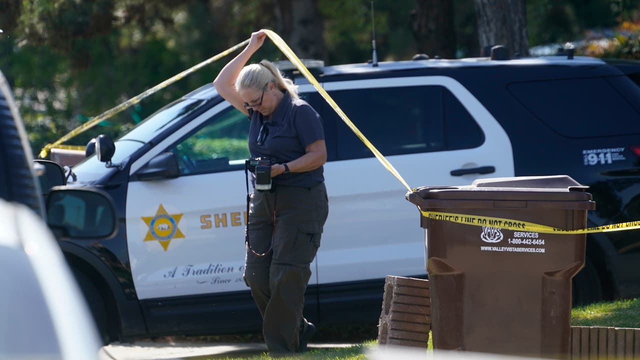 Apuñalamiento y amenaza de bomba cierran varias escuelas del condado de Los Ángeles