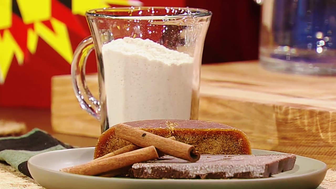 ¿Qué es y cómo se prepara el champurrado?