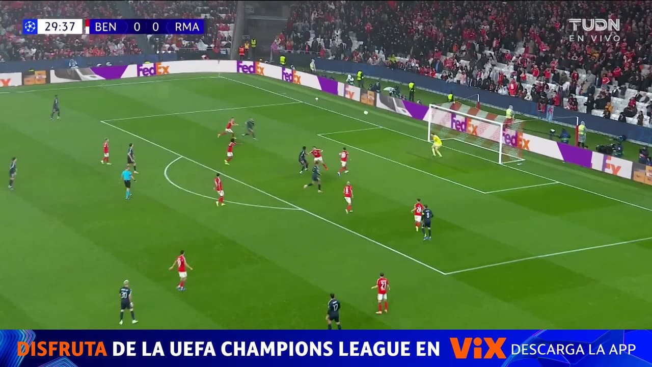 ¡Goool del Real Madrid! Mbappé rompe el cero con un cabezazo letal