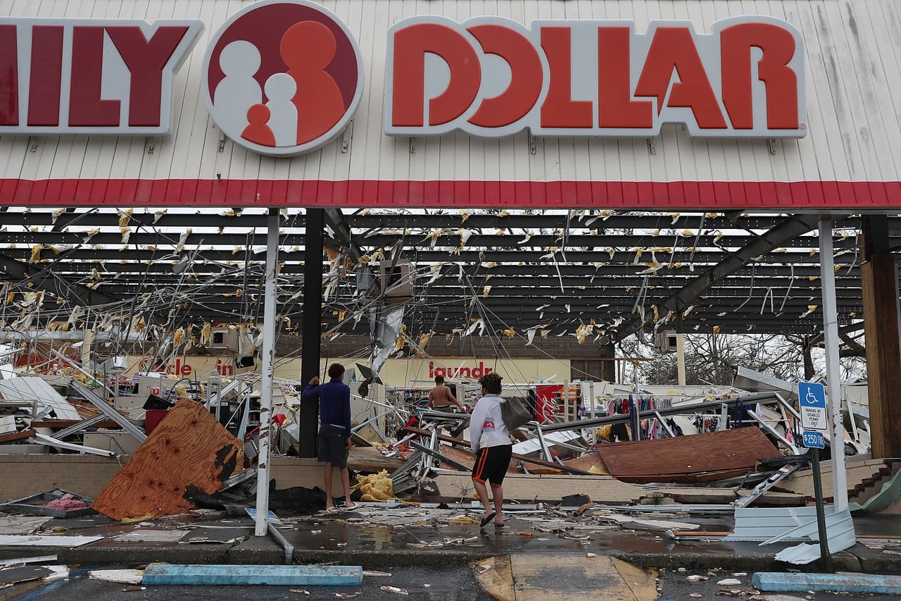 Una tienda de la cadena Family Dollar completamente destruida después del paso del huracán Michael en Panama City, Florida. Michael tocó tierra como categoría 4, con vientos máximos sostenidos de 155 mph, la tormenta más poderosa que jamás haya golpeado el Panhandle de Florida.