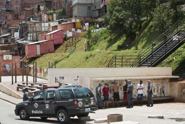 Muchos de estos homicidios de policías han sido seguidos por muertes indiscriminadas a balazos de sospechosos de robo o narcotráfico.