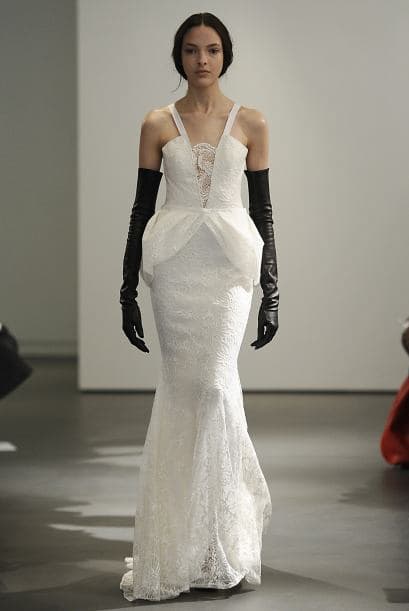 No olvidemos la frase de la película guerra de novias: “Vera Wang no se adapta a ti, tú te adaptas al Vera Wang”.