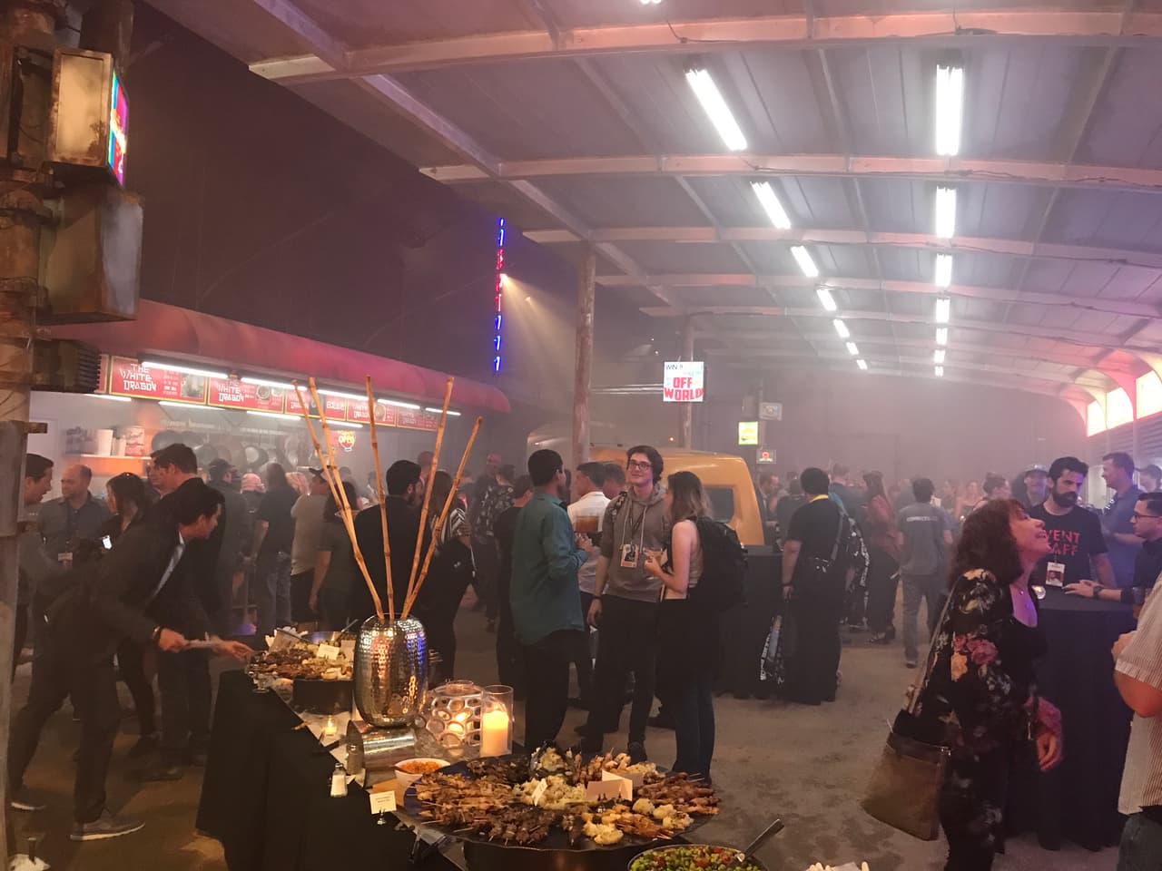 Así fue la presentación de la película Blade Runner 2049 en el Comic-Con de San Diego. Una experiencia futurísta que cautivó al público.