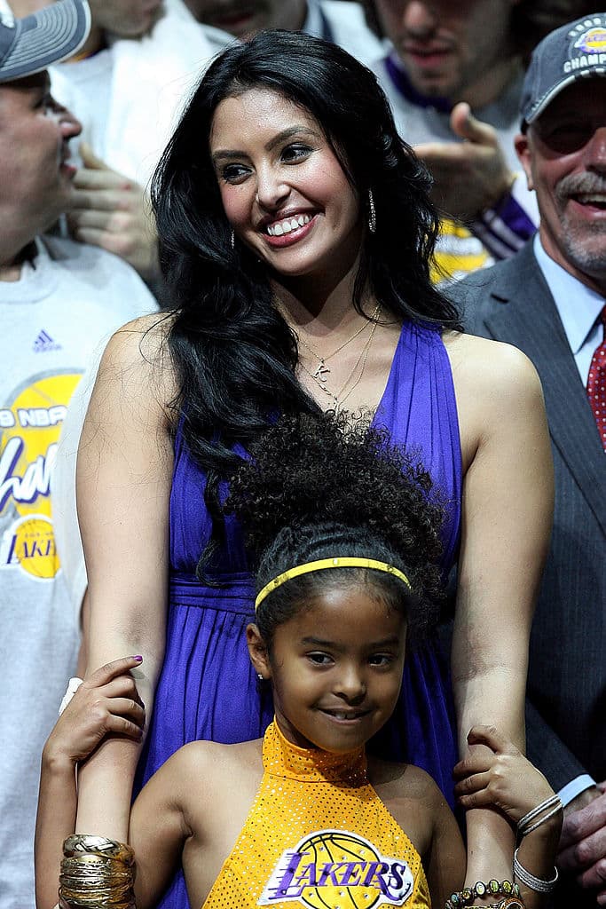 Todo el tiempo, Vanessa mostró ser fuerte y resistente mientras navegaba por la angustia de su pérdida; se mantuvo presente para sus hijas.