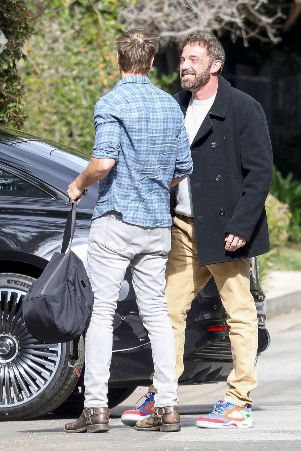 Ben parecía muy contento de ver al hombre con el que ahora conviven sus hijos cuando coinciden en la casa de Jennifer Garner.