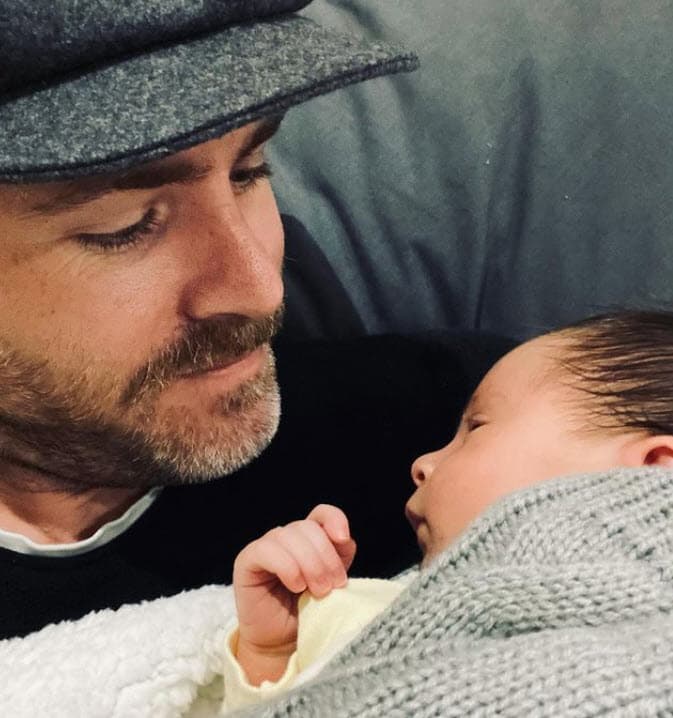 Su prometido y padre de su hijo, el actor Erik Hayser, confirmó que Castillo estaba internada, sin embargo, no dio mayor información del padecimiento que la aquejaba.