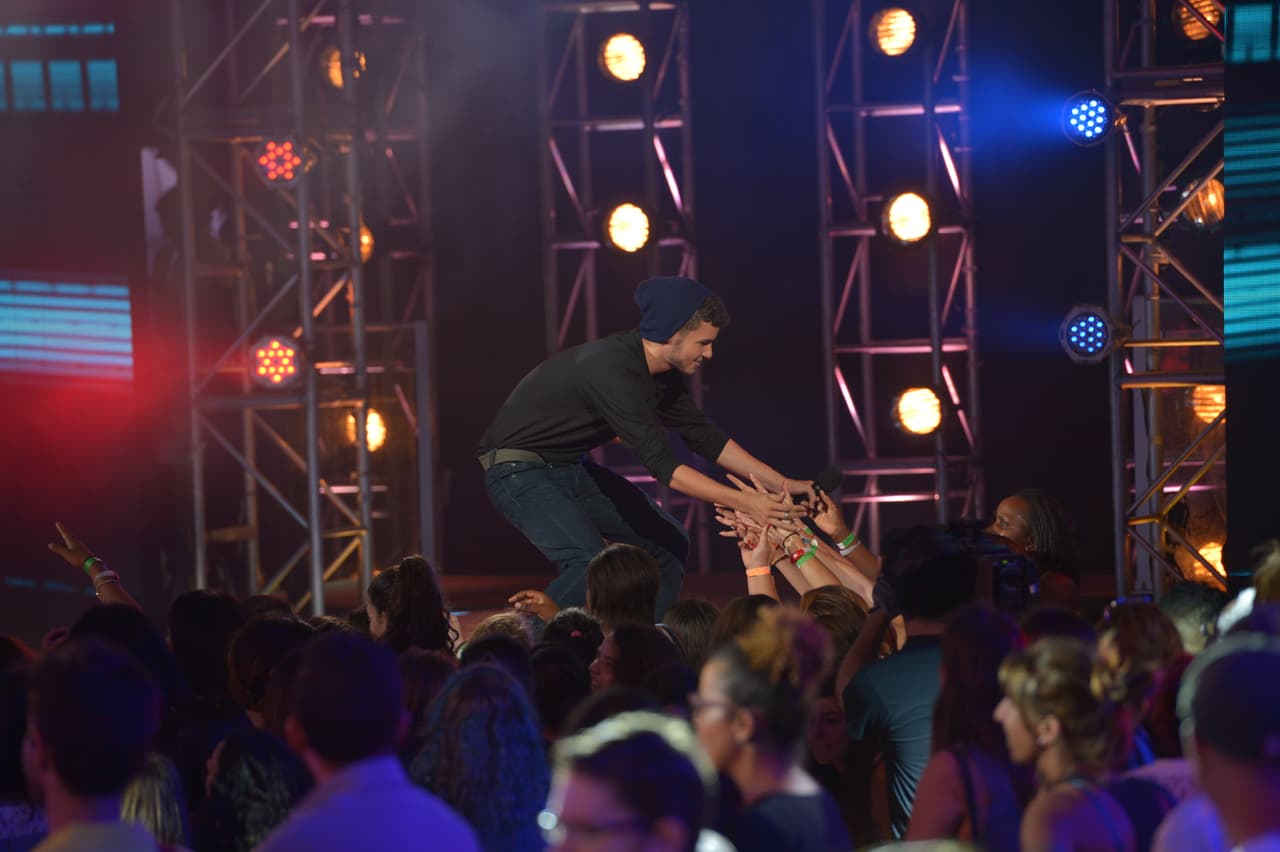 El boricua fue el último en audicionar en Miami Beach. Aunque los jueces admitieron que no fue la mejor presentación, le dieron el codiciado SÍ. Ricky, Laura y Alejandro lo acompañaron hasta afuera para despedirse en grande.