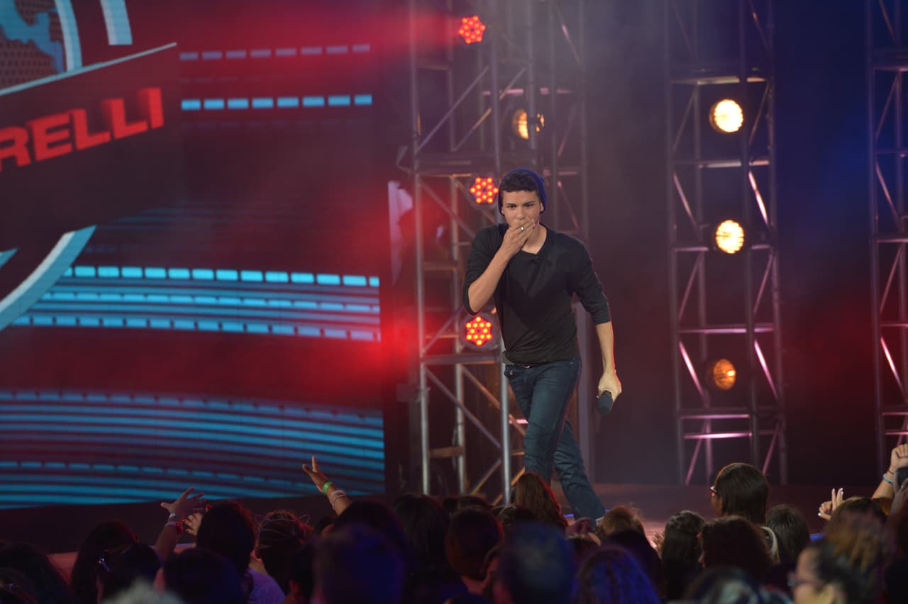 El boricua fue el último en audicionar en Miami Beach. Aunque los jueces admitieron que no fue la mejor presentación, le dieron el codiciado SÍ. Ricky, Laura y Alejandro lo acompañaron hasta afuera para despedirse en grande.