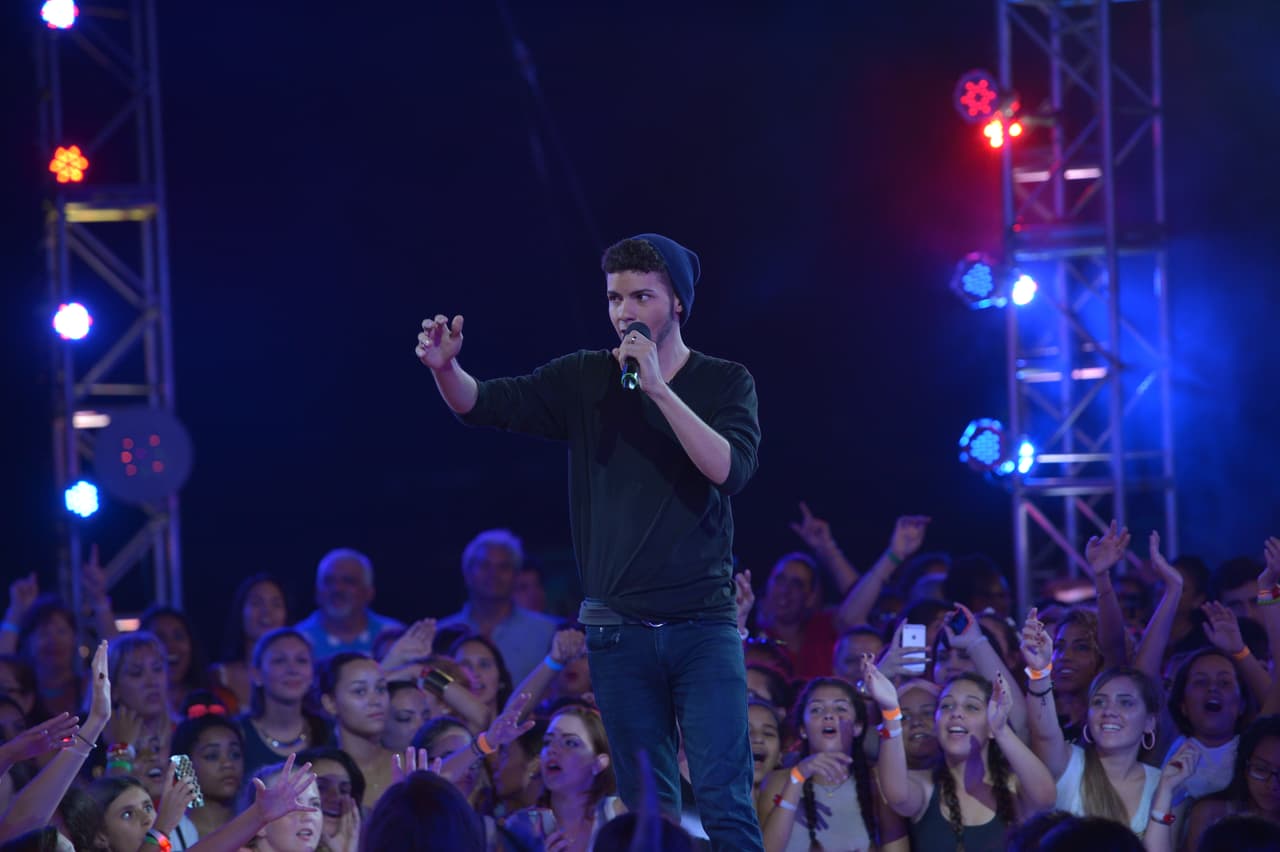 El boricua fue el último en audicionar en Miami Beach. Aunque los jueces admitieron que no fue la mejor presentación, le dieron el codiciado SÍ. Ricky, Laura y Alejandro lo acompañaron hasta afuera para despedirse en grande.