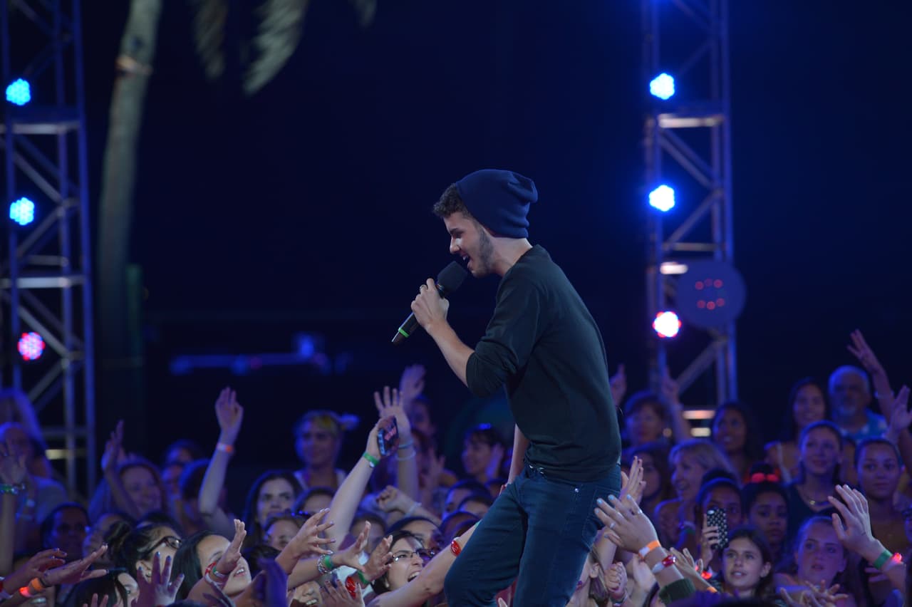 El boricua fue el último en audicionar en Miami Beach. Aunque los jueces admitieron que no fue la mejor presentación, le dieron el codiciado SÍ. Ricky, Laura y Alejandro lo acompañaron hasta afuera para despedirse en grande.