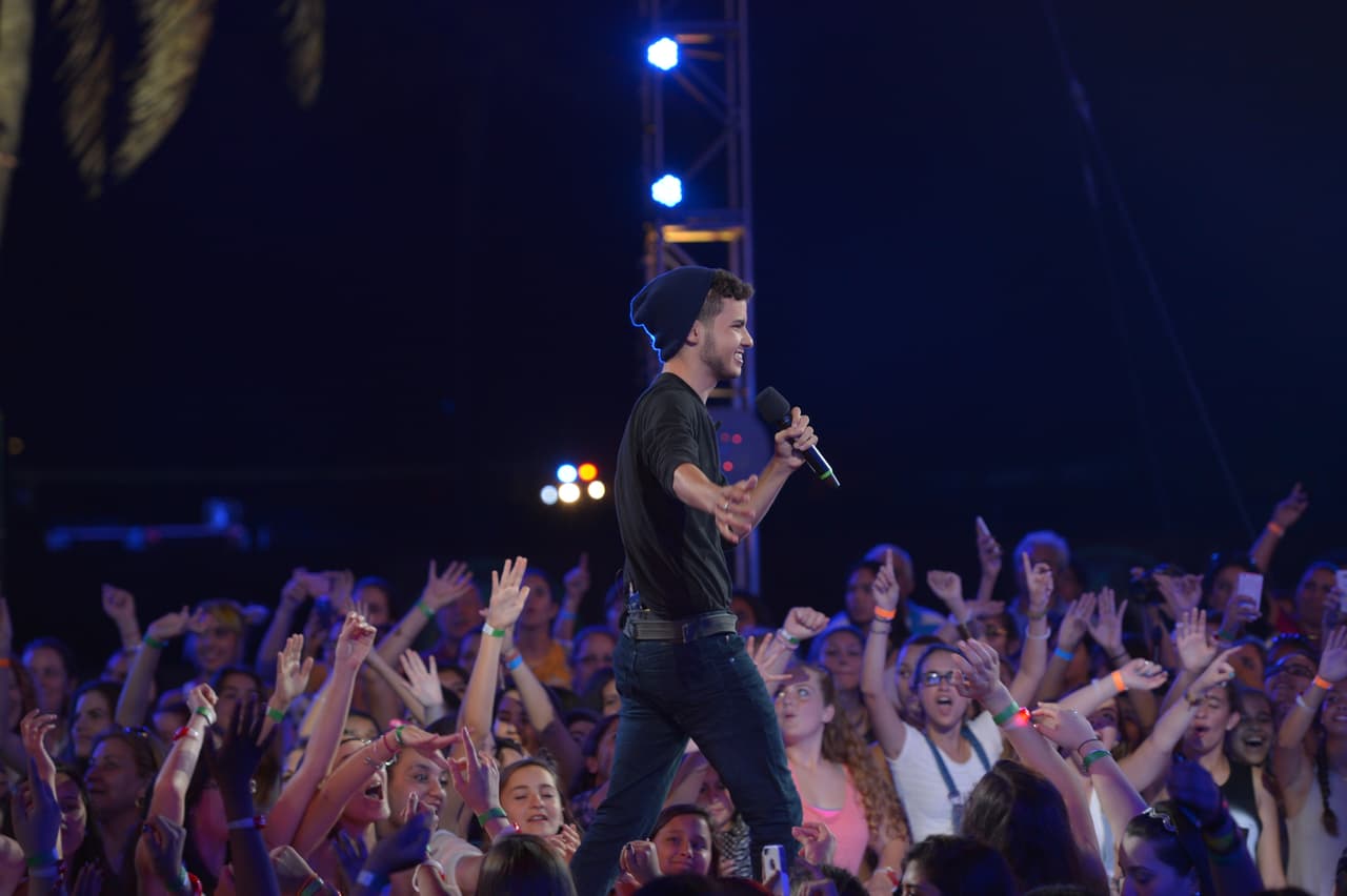 El boricua fue el último en audicionar en Miami Beach. Aunque los jueces admitieron que no fue la mejor presentación, le dieron el codiciado SÍ. Ricky, Laura y Alejandro lo acompañaron hasta afuera para despedirse en grande.