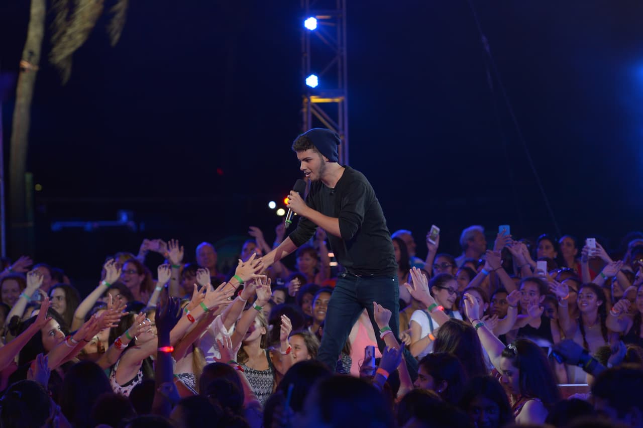 El boricua fue el último en audicionar en Miami Beach. Aunque los jueces admitieron que no fue la mejor presentación, le dieron el codiciado SÍ. Ricky, Laura y Alejandro lo acompañaron hasta afuera para despedirse en grande.