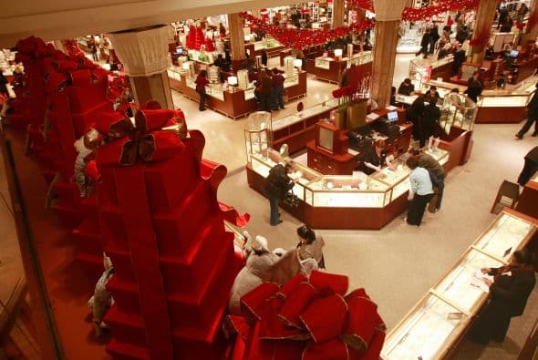 NO COMPRES ACCESORIOS COSTOSOS- Aún si ya compraste el televisor adecuado al mejor precio del año, es fácil que te convenzan comprar accesorios caros, como cables HDMI costosos, que reducirían a nada el ahorro logrado.