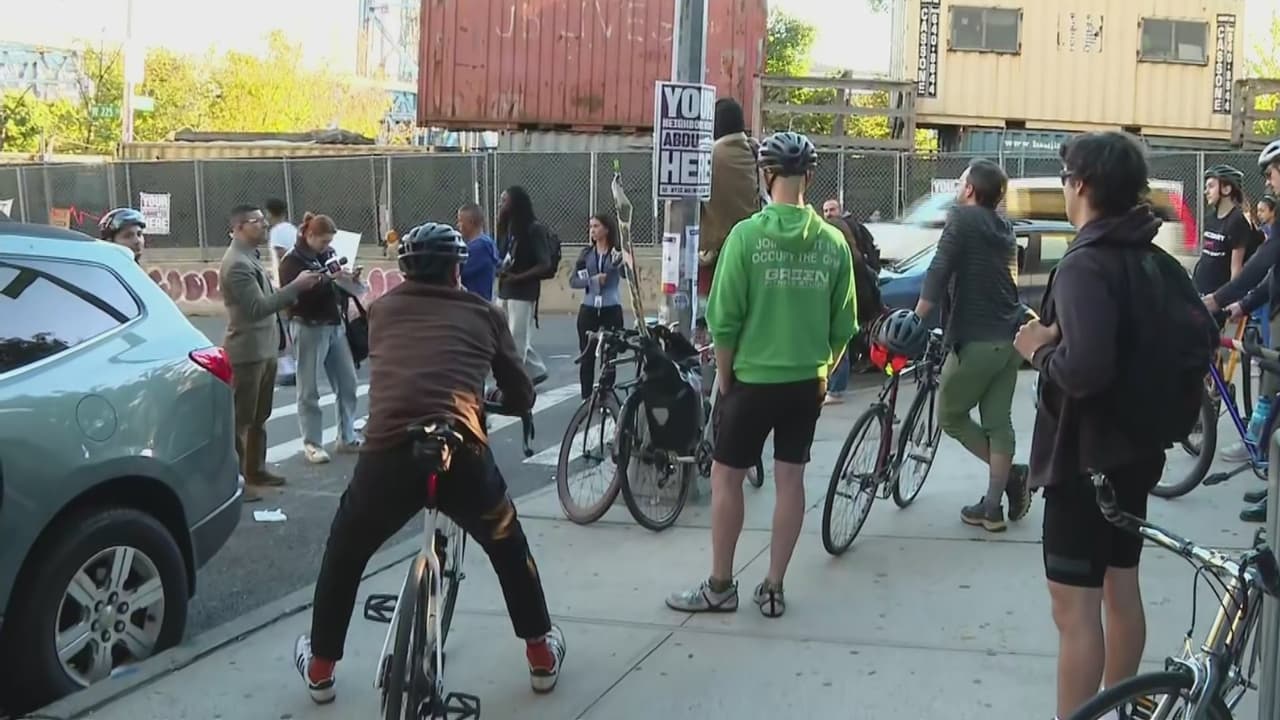Ciclistas hacen rodada en Nueva York exigiendo justicia para Oscar Belgal, baleado por ICE en El Bronx