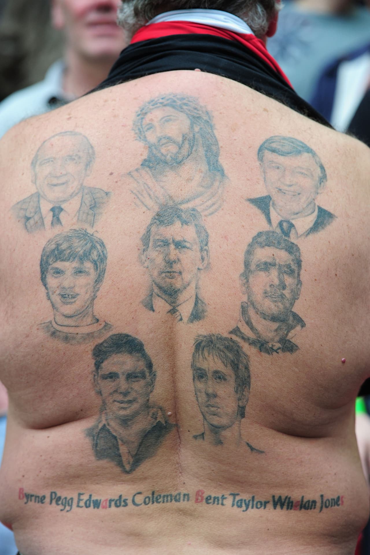 Los fanáticos en el mundo quisieron rendir un homenaje a sus países, equipos o jugadores favoritos por medio de tatuajes. Algunos más grandes y coloridos, con rostros de las figuras y escudos representativos son una muestra del cariño que alrededor del mundo expresan los hinchas del fútbol.