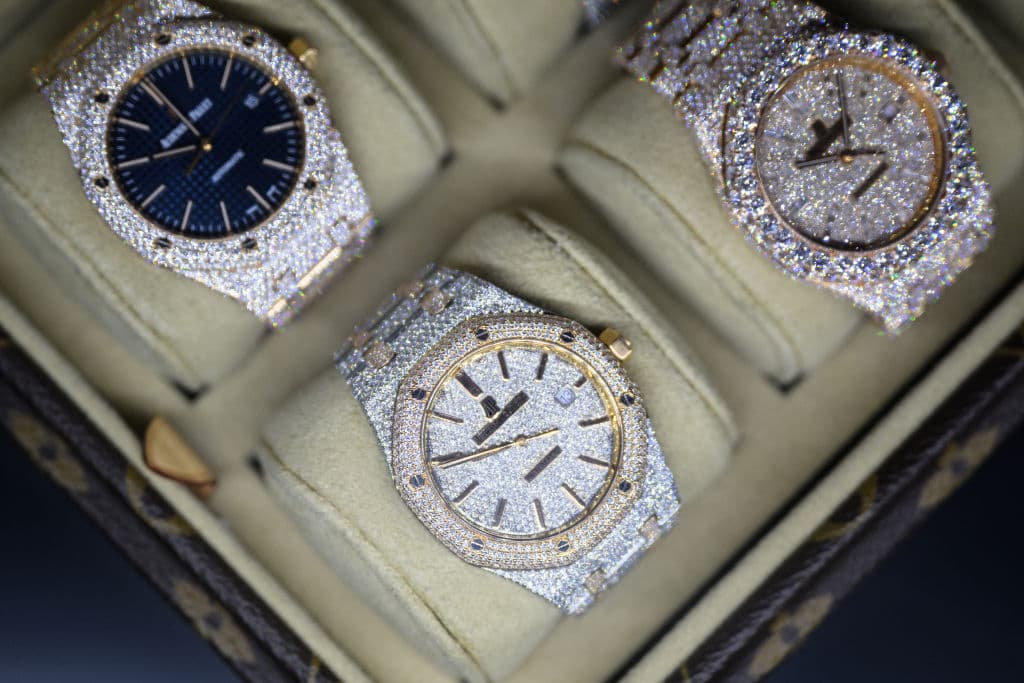 Rusia incauta relojes de lujo suizos en medio de sanciones de Occidente