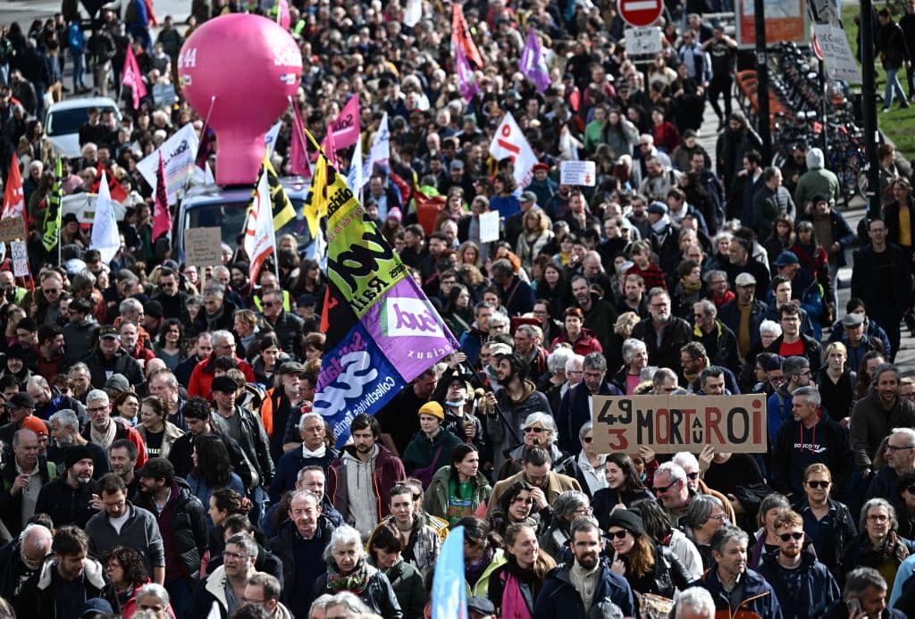 Este sábado además se convocaron marchas en París, Marsella, Brest, Toulon y Montellier, entre otras ciudades importantes.