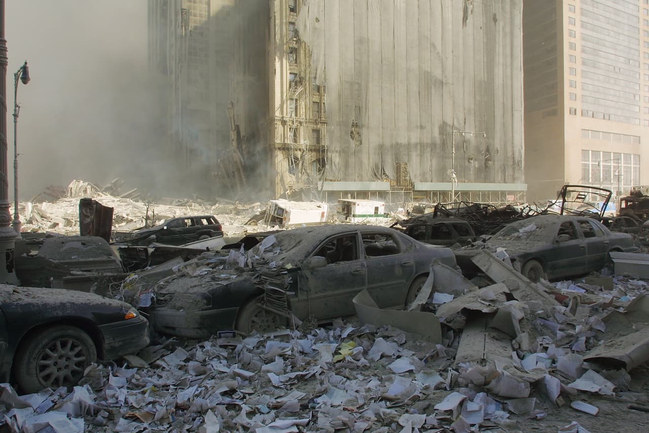 Según una investigación de
<a href="https://www.thecarconnection.com/" target="_blank">TheCarConnection</a>, el atentado al World Trade Center tambi´én produjo la mayor cantidad de pérdidas de vehículos en un mismo incidente en toda la historia de Estados Unidos.