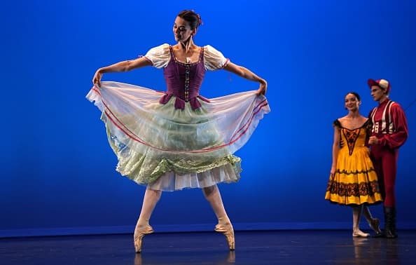 El Royal Danish Ballet es una compañía de ballet moderna con bailarines daneses e internacionales. Fue fundada en 1748 en Kongens Nytorv, donde aún hoy se encuentra.
<br>