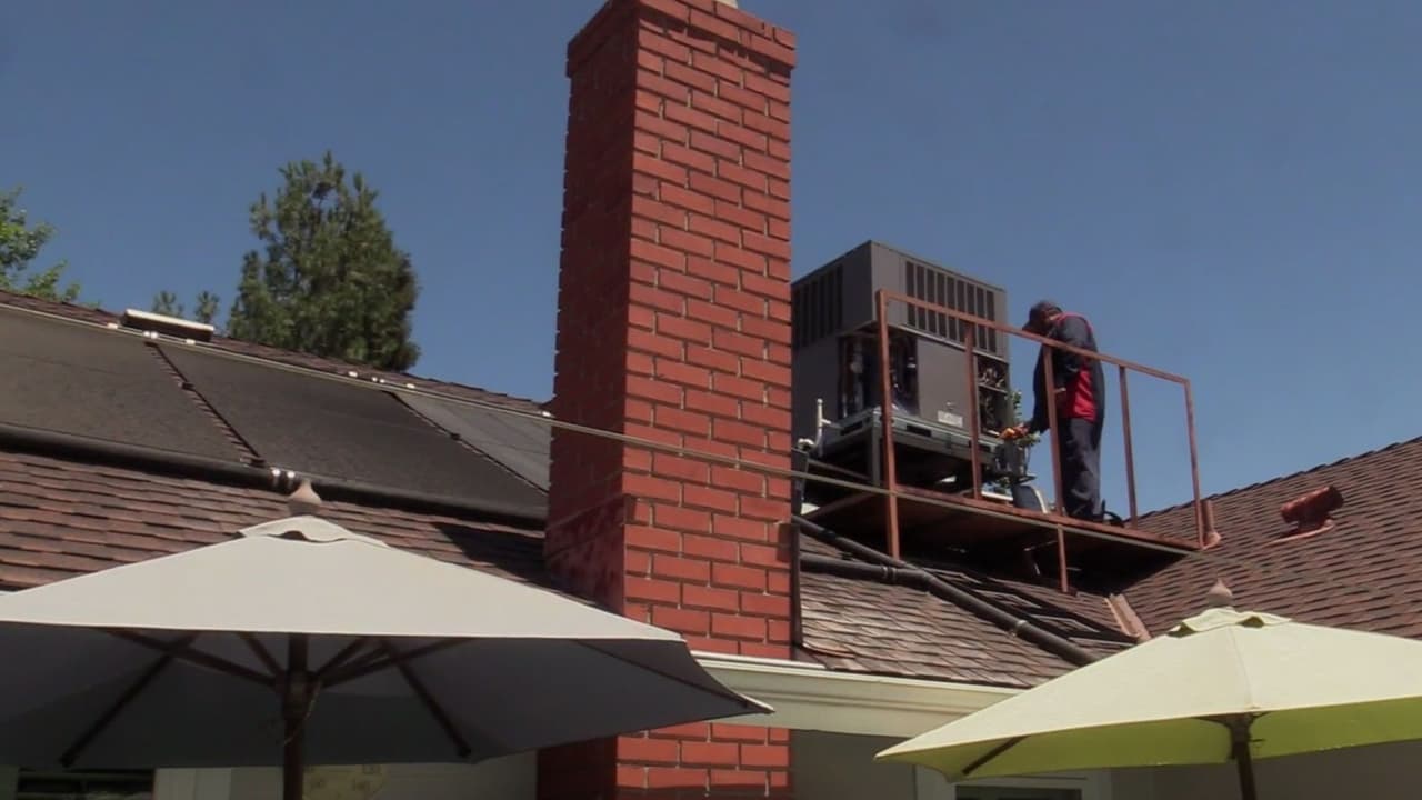 Alertan sobre riesgo de vivir sin aire acondicionado durante ola de calor en California
