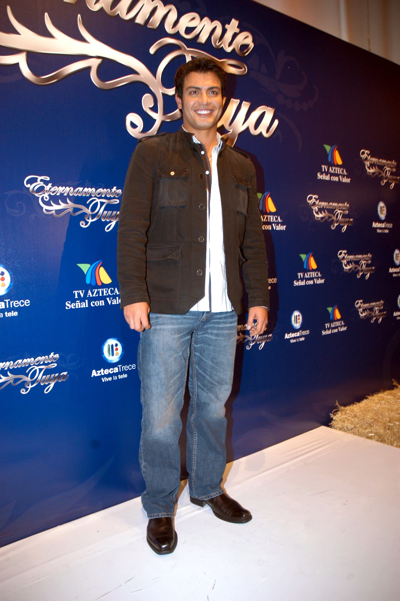 A mediados de mayo pasado, Andrés Palacios había hablado para el portal
<b><a href="https://www.lasestrellas.tv/espectaculos-1/tus-estrellas-1/andres-palacios-habla-de-las-comparaciones-que-tendra-con-fernando-colunga-en-la-usurpadora" target="_blank">Las Estrellas</a> </b>sobre este proyecto comandado por Carmen Armendáriz.