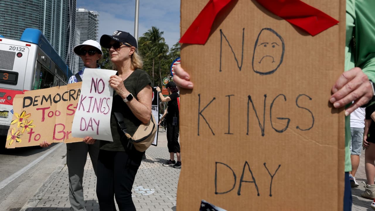 EEUU “no va a tener reyes”: así se vivió la jornada de protestas ‘No Kings’ al sur de Florida