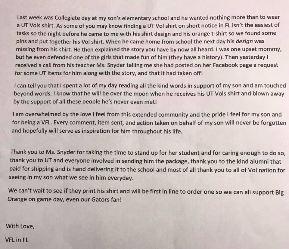 La madre del estudiante publicó una carta agradeciendo a la universidad por lo regalos, a la maestra por su iniciativa y a todas las personas que apoyaron a su hijo en redes sociales.