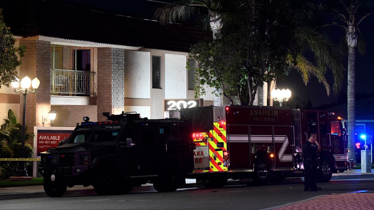 El ataque se registró cerca de las 5:30 pm de este miércoles en un complejo de oficinas en 202 West Lincoln Ave., cerca de Glassell Avenue, dijo la policía de Orange.