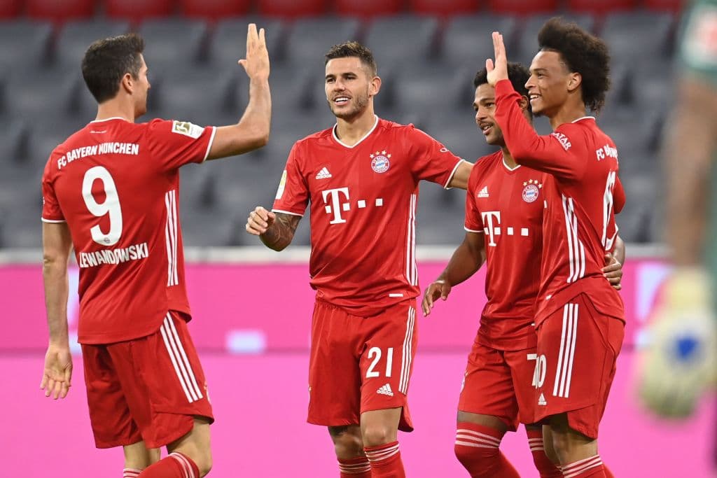 Bayern Munich aplasta al Schalke al inicio de la Bundesliga | Los impresionantes bávaros apalearon 8-0 en la primer jornada del balompié alemán.