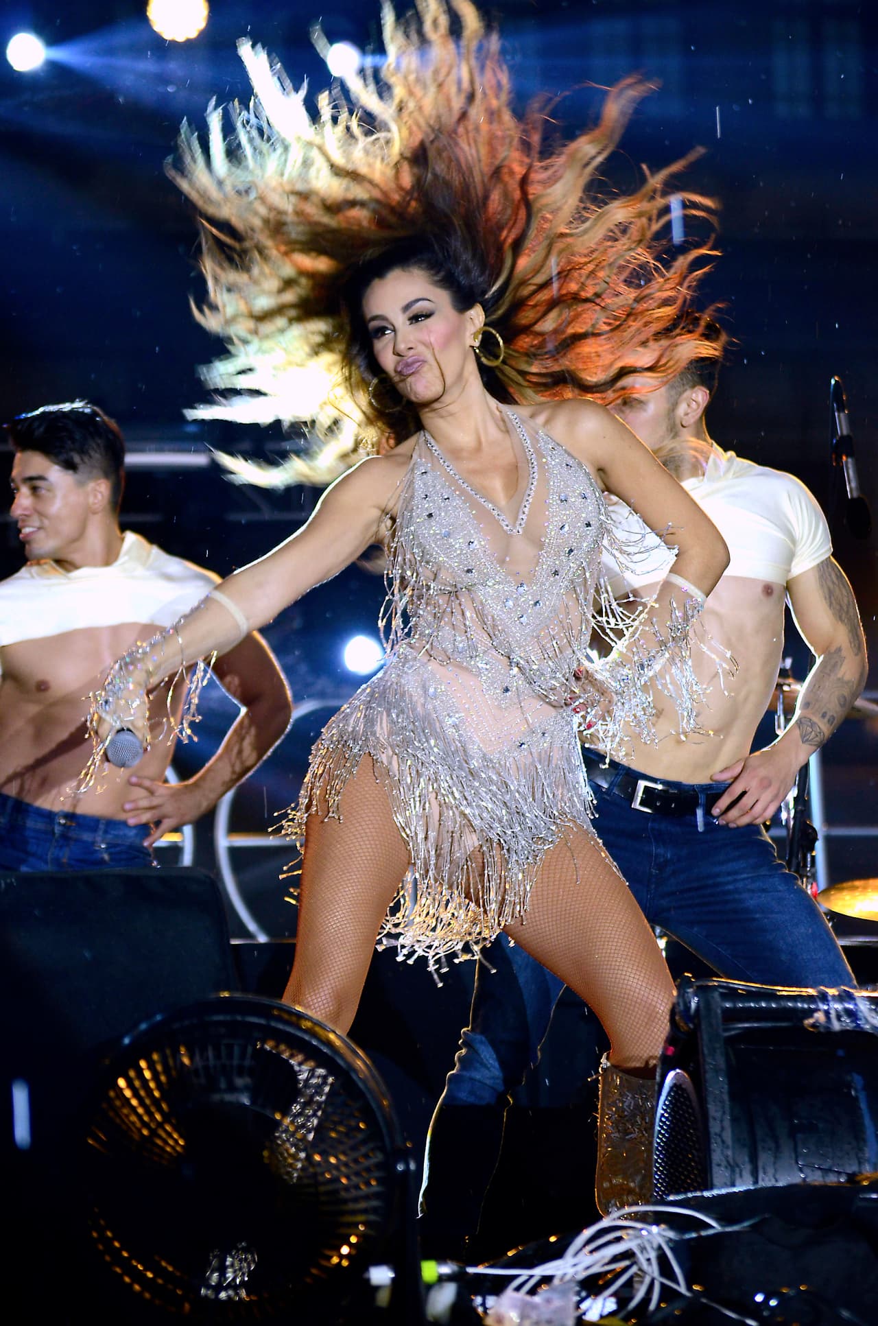 'Callados' era un cóver grupero del tema que hicieron famoso Camilo Sesto y Ángela Carrasco.