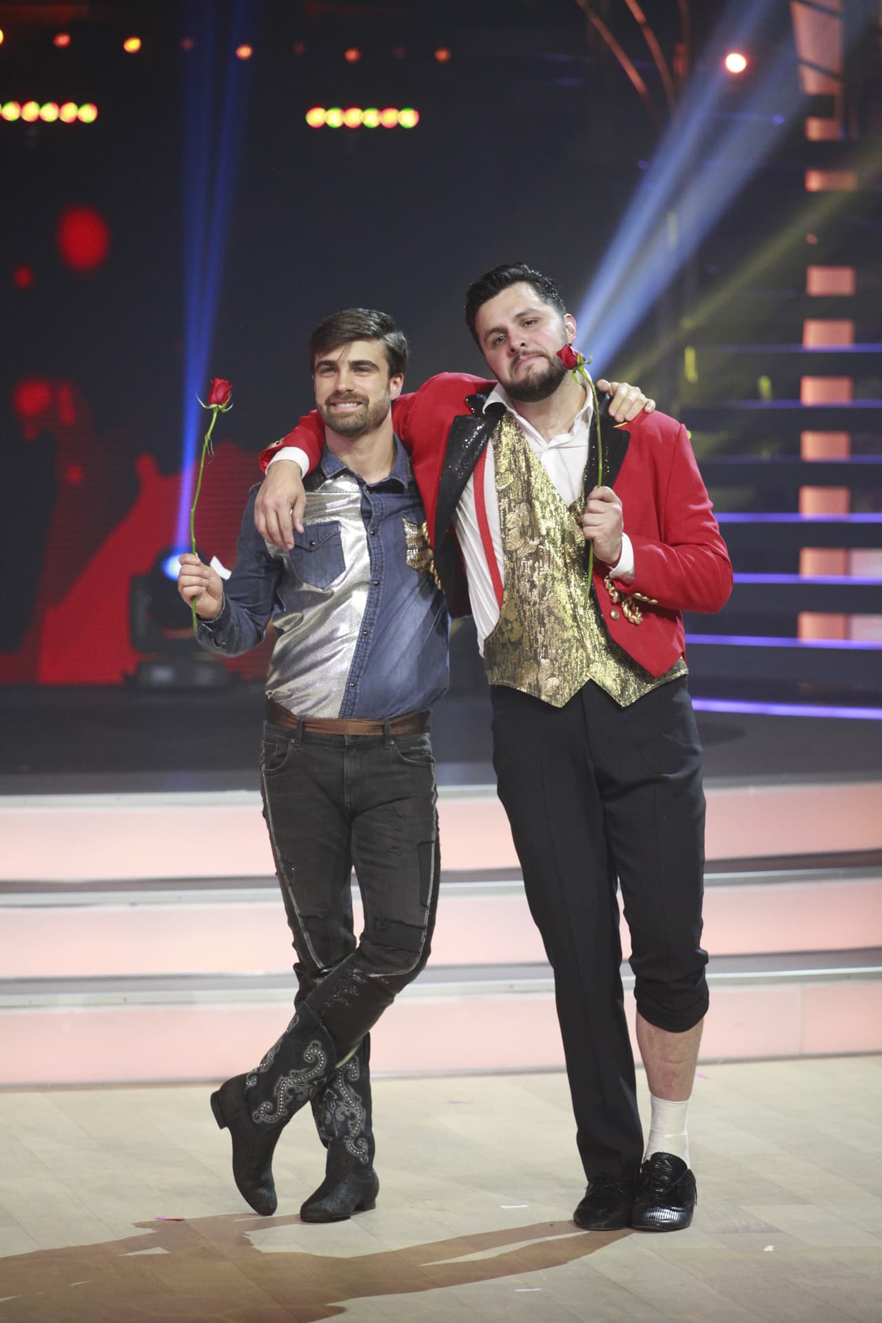 Finalmente, el clavadista se salvó de la nominación y quienes se enfrentarían a la decisión del público serían Santiago Ramundo y el más reciente lesionado de Mira Quién Baila, Paul Stanley.