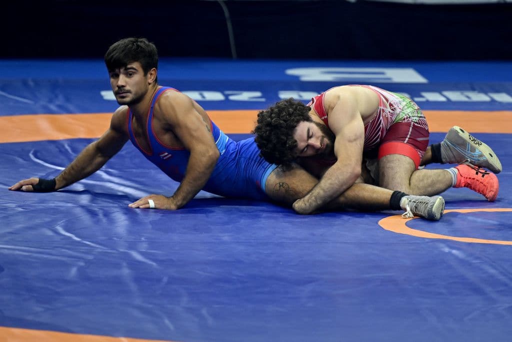 <h2 class="cms-H2-H2">Sebastián</h2> Rivera
<br>Lucha olímpica, 65kg masculino
<br>
<br>Nació el 27 de agosto de 1998. En 2022, consiguió la plata en el Campeonato Panamericano y el oro en el Matteo Pellicone Ranking Series y el Gran Premio de España.
<br>
<br>
<h3 class="cms-H3-H3">¿Cuándo será su participación?</h3>
<br>Sábado 10 de agosto