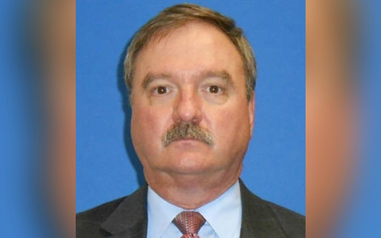 Intensa búsqueda del sospechoso de disparar y matar a un oficial de policía en Texas