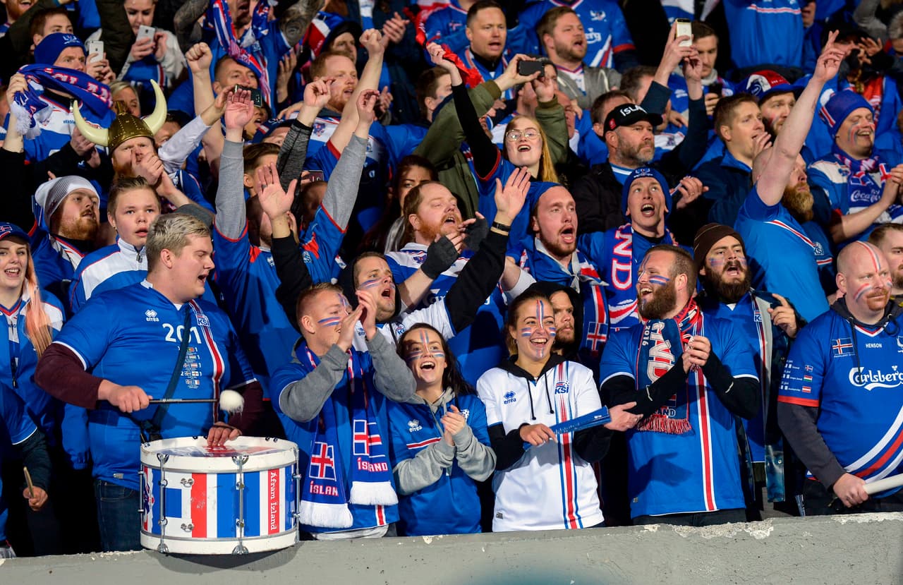 Los tambores son elementos infaltables por parte de los fanáticos en el estadio. Muchas veces tararean la canción de White Stripes 'Seven Nation Army'.