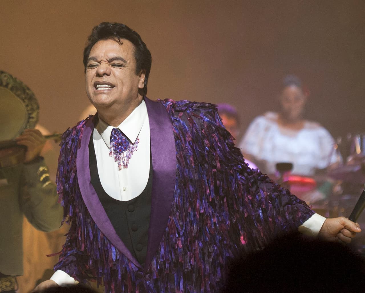 Se dice que Juan Gabriel está súper emocionado con el plan de esta colaboración, esperemos que se le haga.