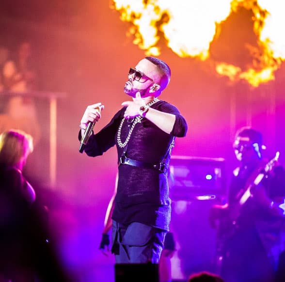 Y como el título de sus discos, pasó "De líder a leyenda" a ser toda una "Dangerous" amenaza en los escenarios. ¡Fuego puro!